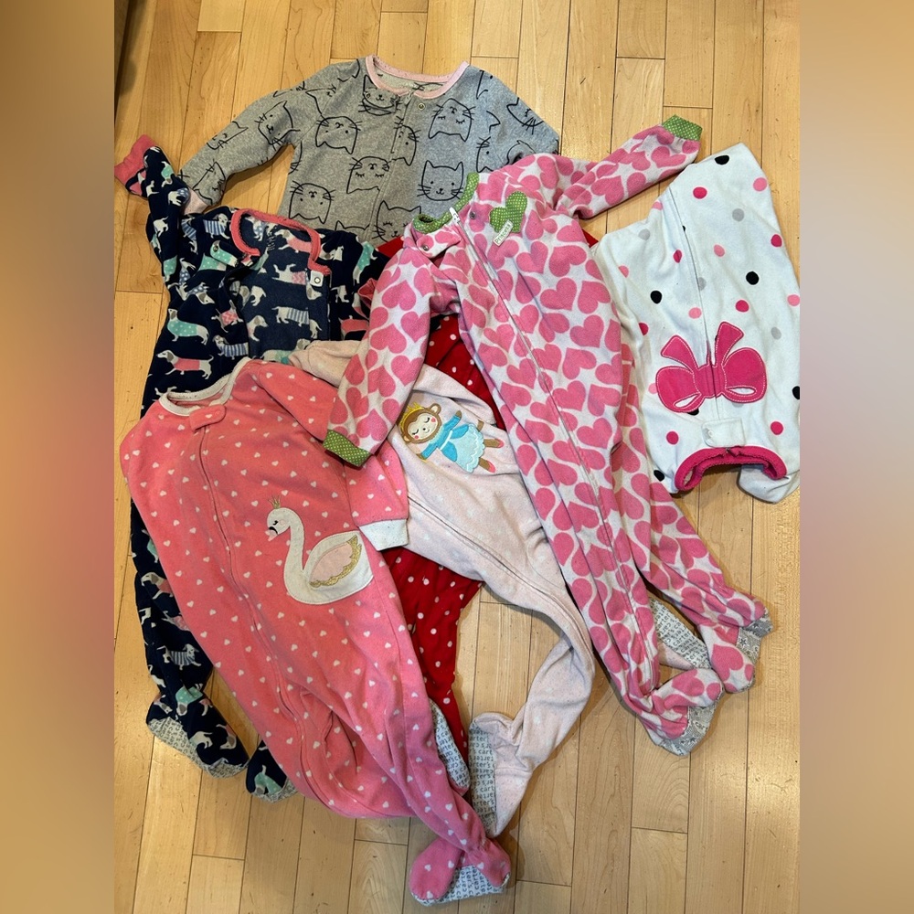 2T Fleece Footie Pajamas lot of 7